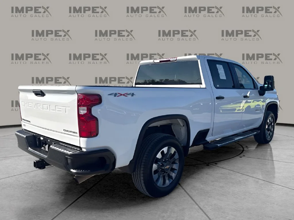 Used 2024 White Chevrolet Custom image 5