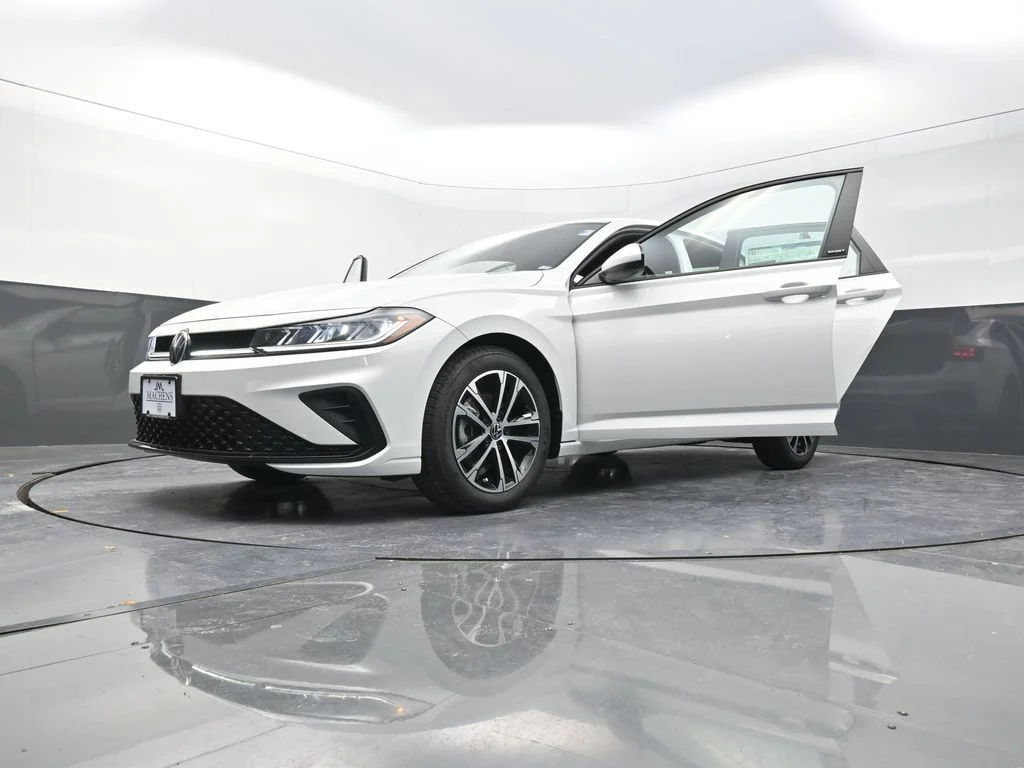 New 2026  Volkswagen 1.5T Sport image 30