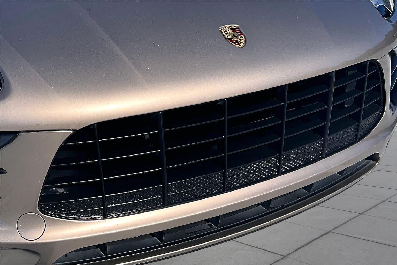 Used 2017 Palladium Metallic Porsche  image 29