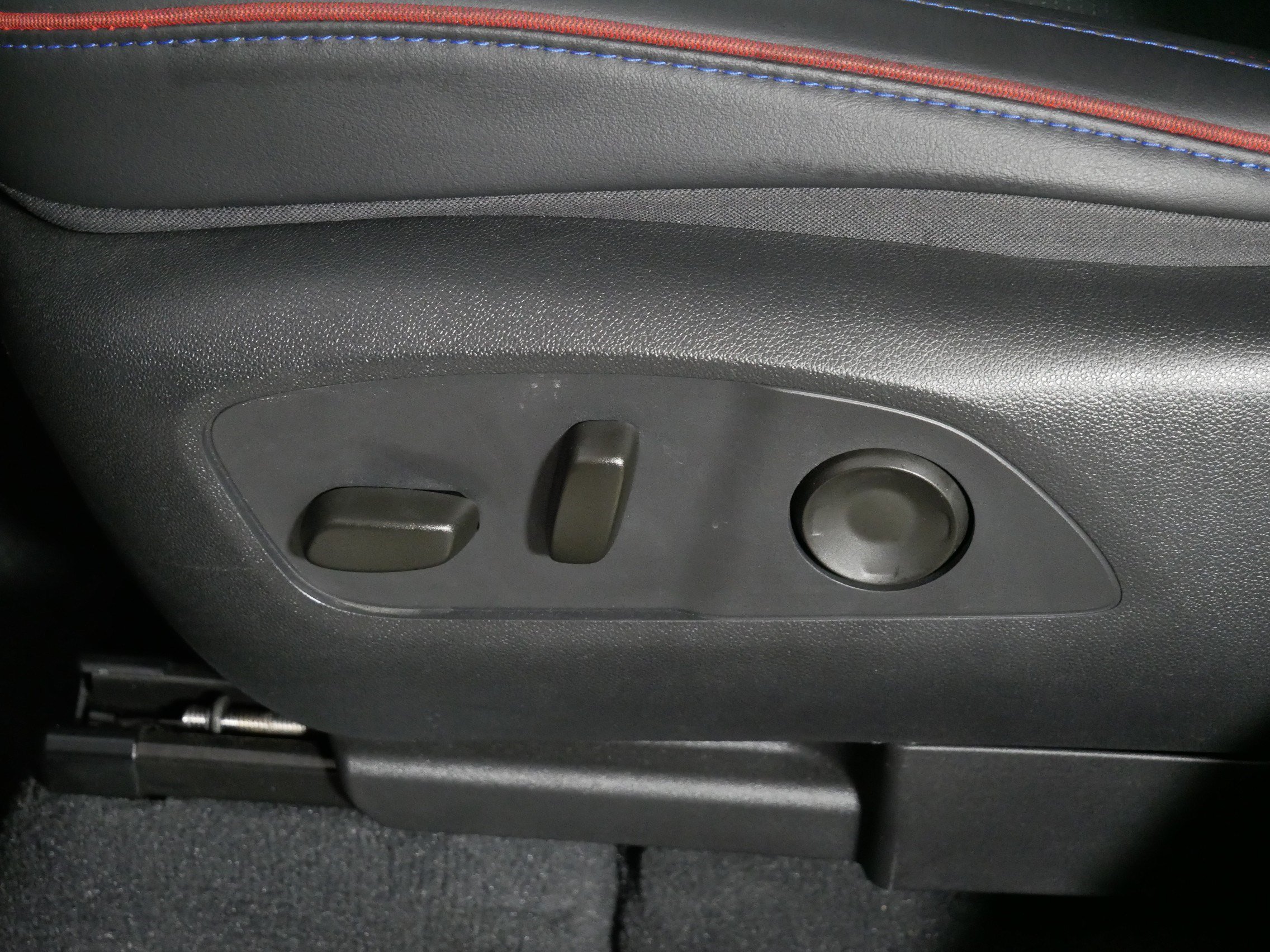 Used 2025 Black Chevrolet RST - Max Range image 20