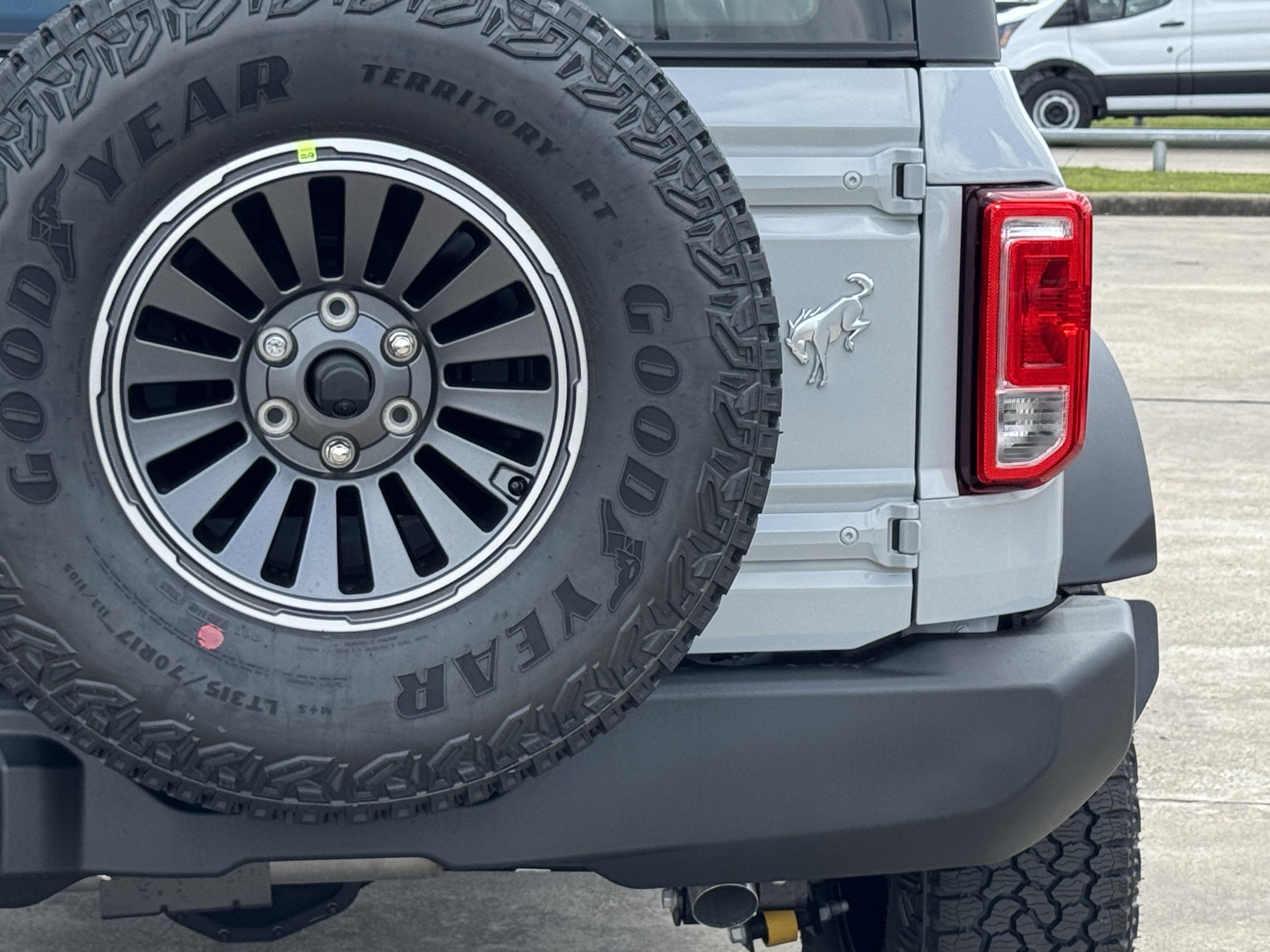 New 2026 Avalanche Ford Base image 9