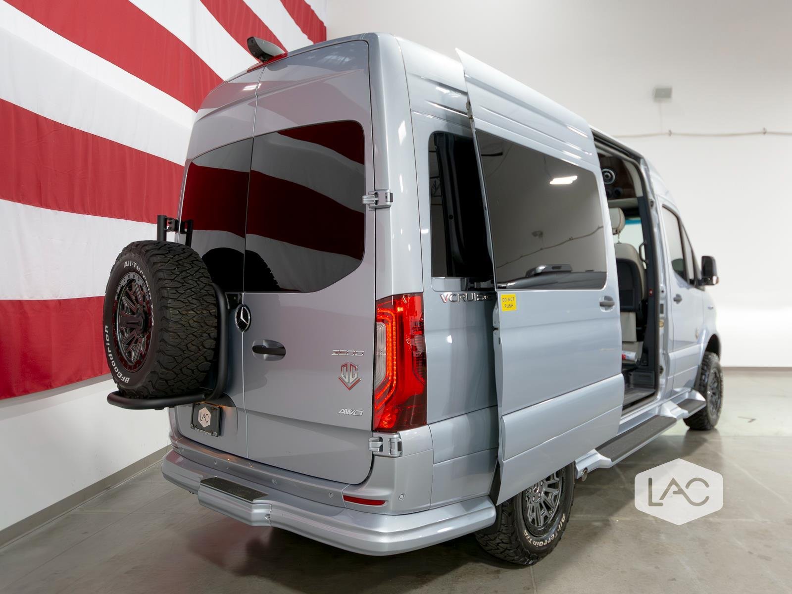 Used 2026 Hightech Silver OGV LUXURY COACH 8OBA AWD w/ 1.1 ADV Pkg EXT WTY image 32