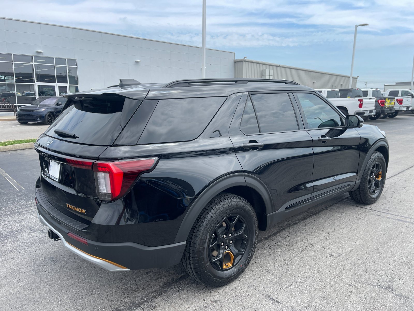New 2026 Agate Black Metallic Ford Tremor image 3