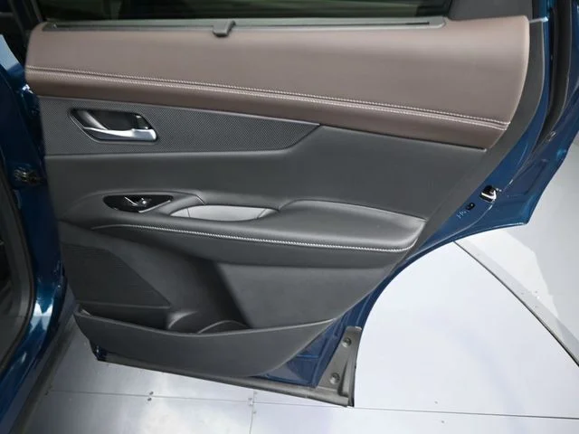 Used 2025 Blue Nissan Platinum image 12