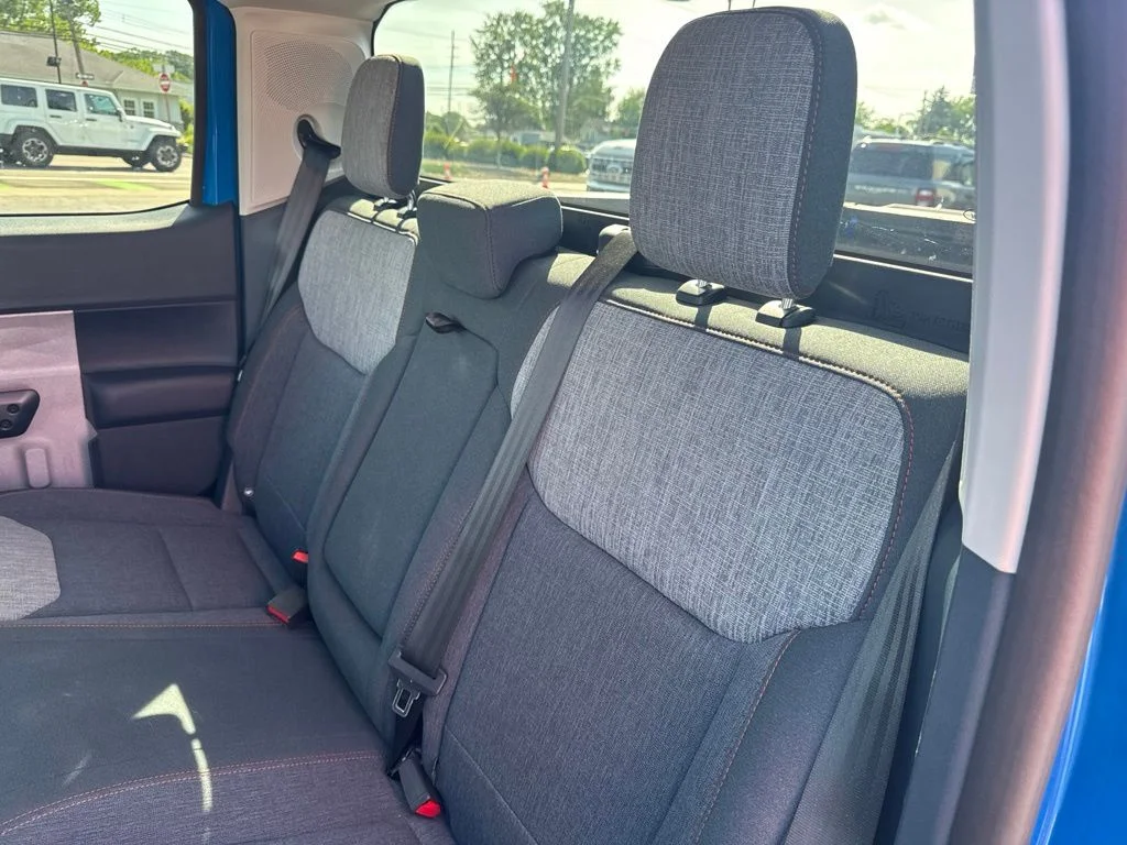 Used 2022 Blue Ford XLT image 28
