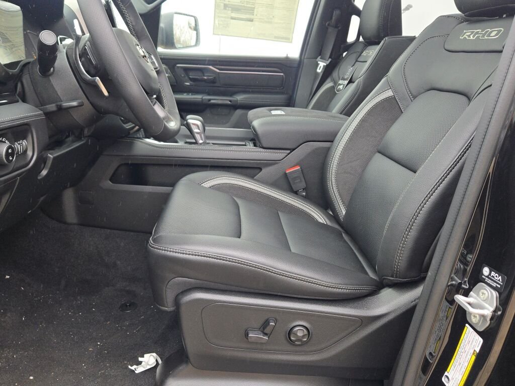 New 2026 Diamond Black Crystal Pearl-Coat Exterior Paint RAM RHO image 26