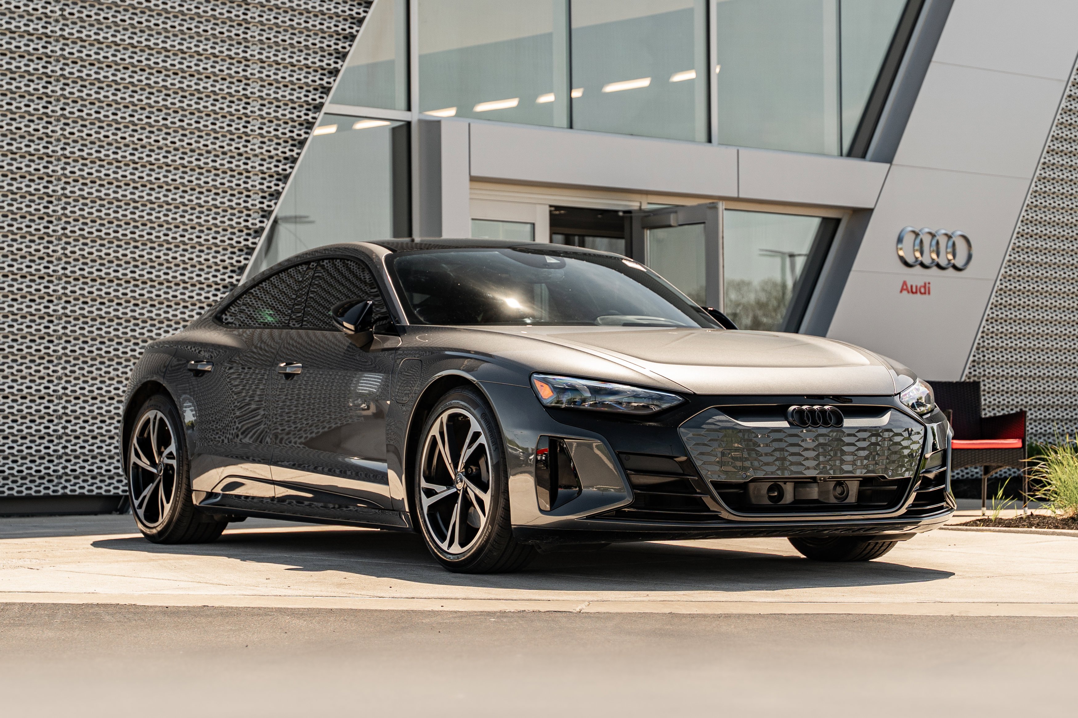 2022 Audi e-tron GT Premium Plus quattro's photo