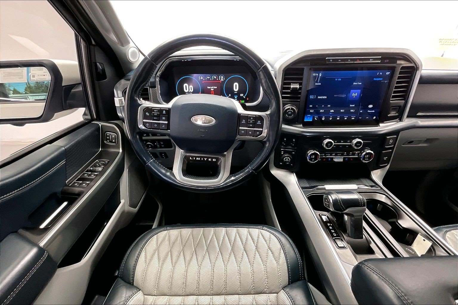 Used 2021 White Ford Limited image 4