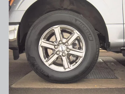 Used 2024 Silver Ford XLT image 12