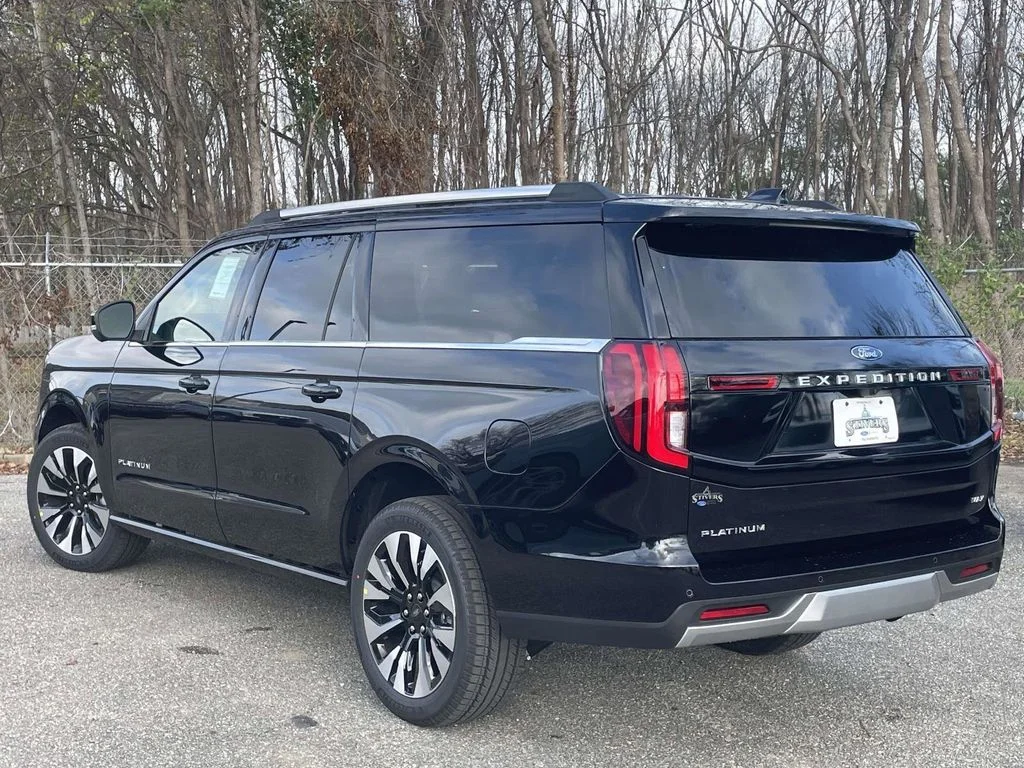 New 2025 Black Ford Platinum image 5