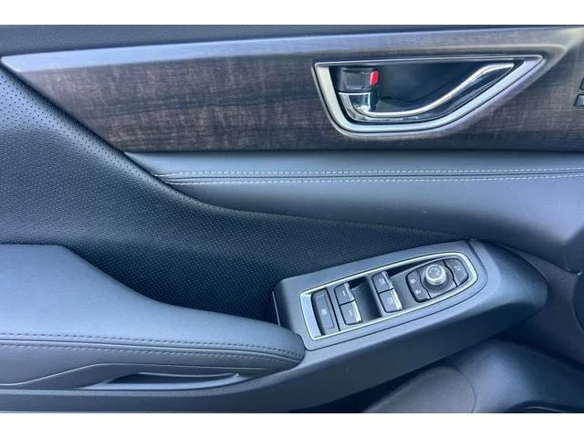New 2026 CRYSTAL WHITE PEARL Subaru Touring 7-Passenger image 8