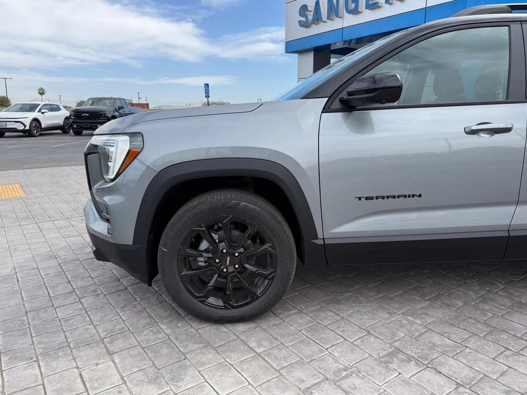 New 2027 Sterling Metallic GMC Elevation image 5