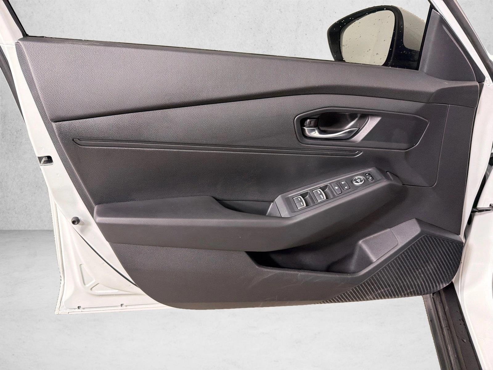 Used 2023 White Honda LX image 10