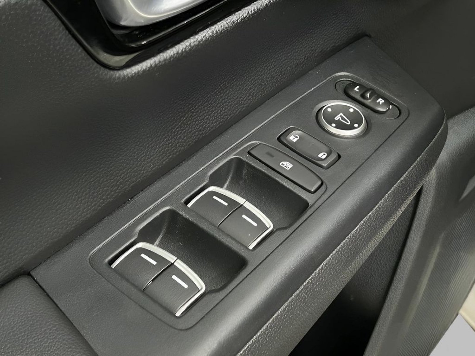 2024 Honda CR-V EX-L - Photo 12