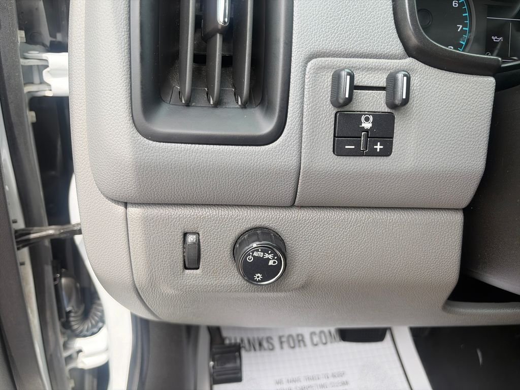 Used 2021 White GMC Elevation Standard image 31