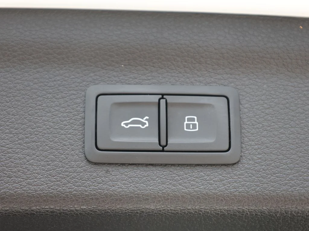 Used 2021 White Audi Premium image 9