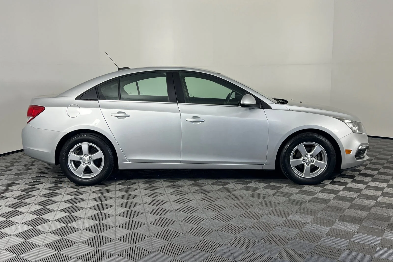 Used 2015 Chevrolet Cruze 1LT with VIN 1G1PC5SBXF7264319 for sale in Nampa, ID