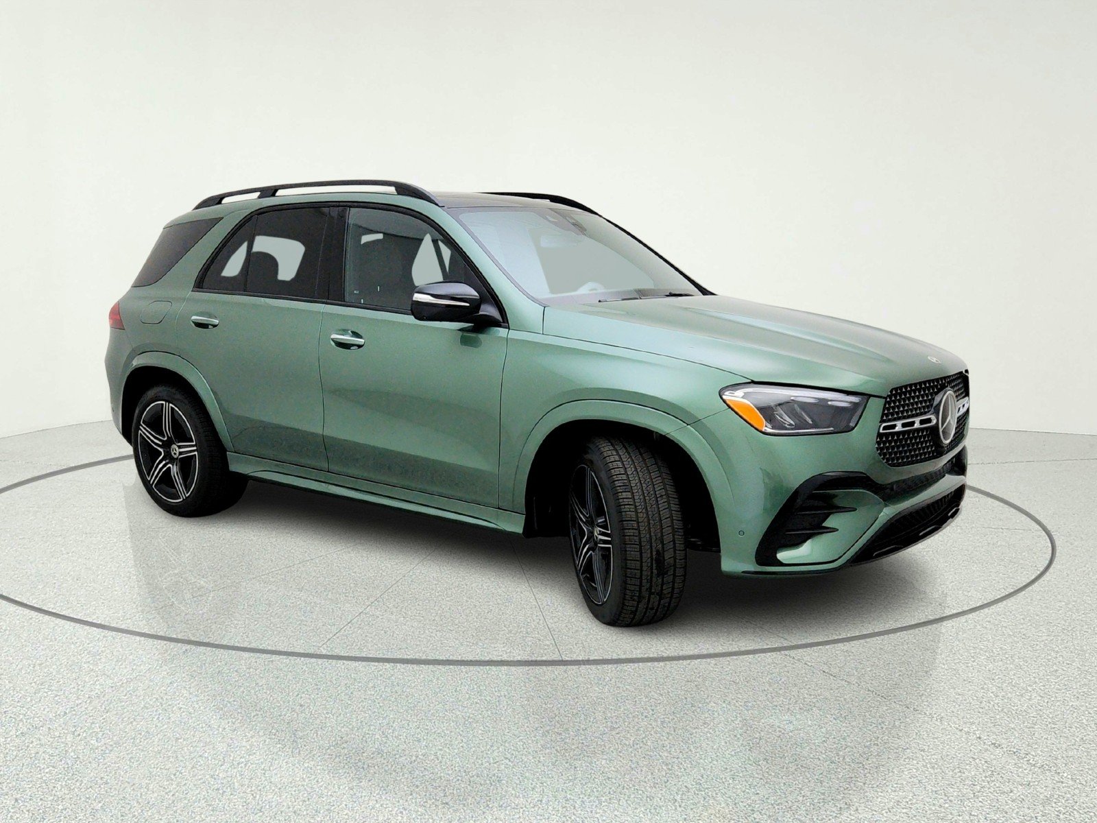 New 2026 MANUFAKTUR Ireland Mid Green Metallic Mercedes-Benz GLE 450 4MATIC® SUV image 5