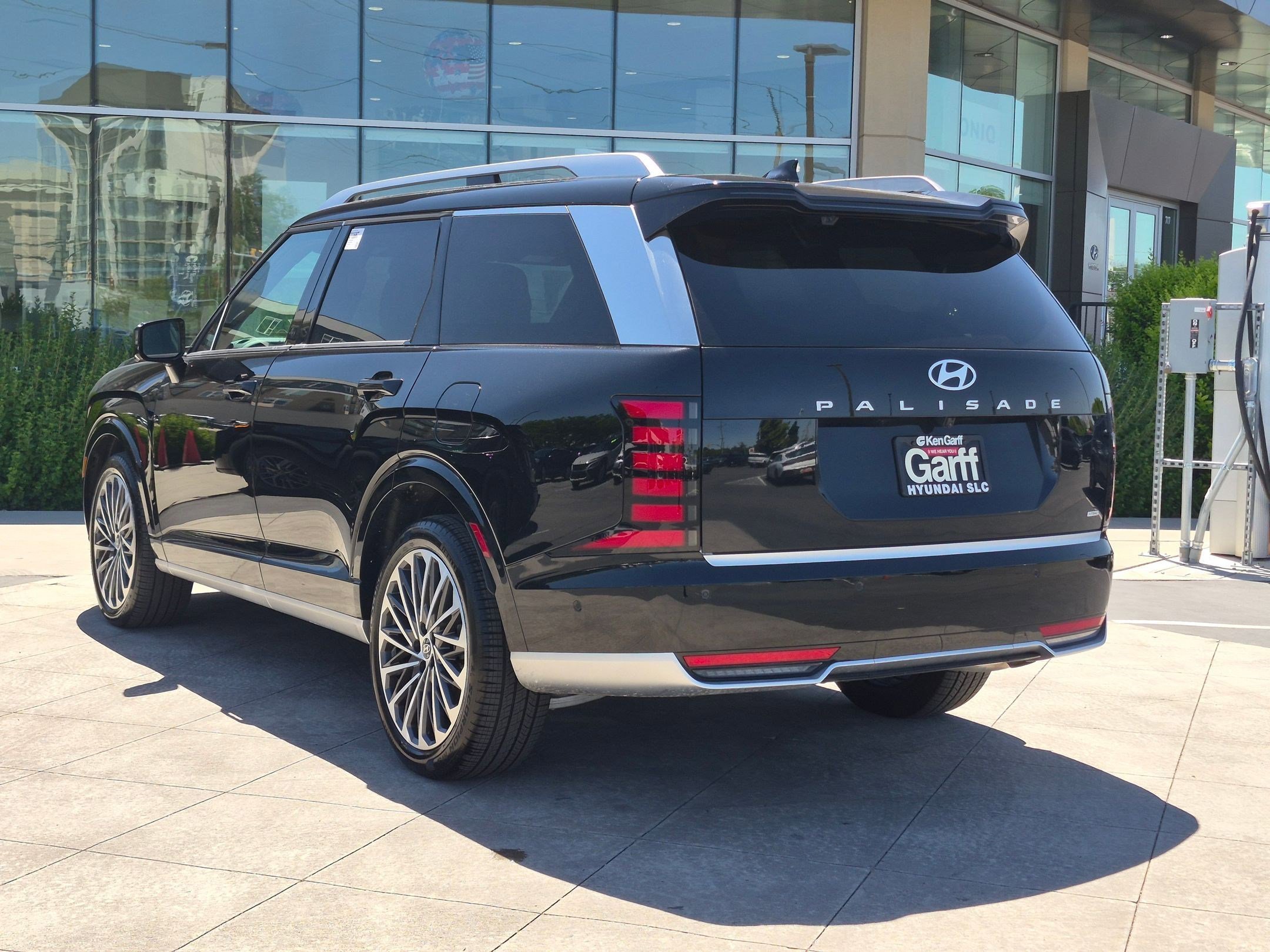 New 2026 Abyss Black Pearl Hyundai Calligraphy image 5