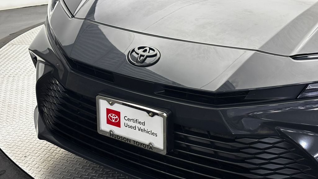 Used 2025  Toyota LE image 2