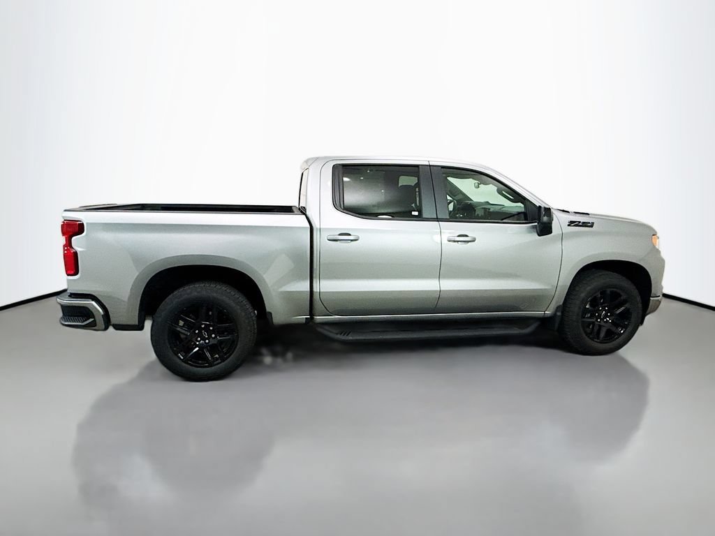 Used 2025 Sterling Gray Metallic Chevrolet RST image 9