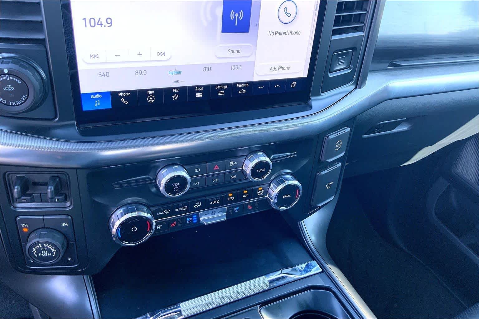 Used 2025 Agate Black Metallic Ford LARIAT image 34