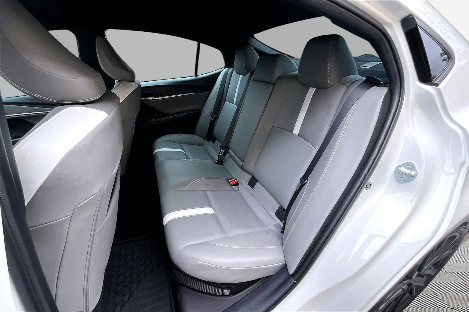 Used 2025 Ice Cap Toyota SE image 21