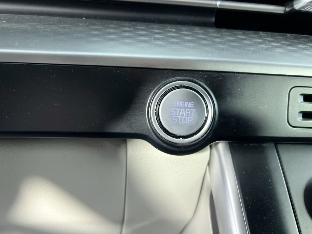 Certified Used 2024  Kia LX image 19
