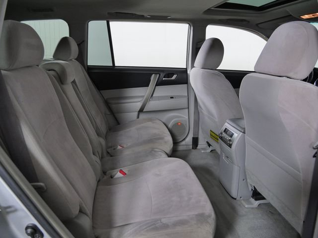 Used 2009 Silver Toyota Sport image 13