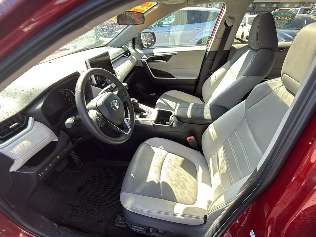 2024 Toyota RAV4 XLE Premium - Photo 10