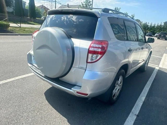 Used 2010 Silver Toyota Base image 3