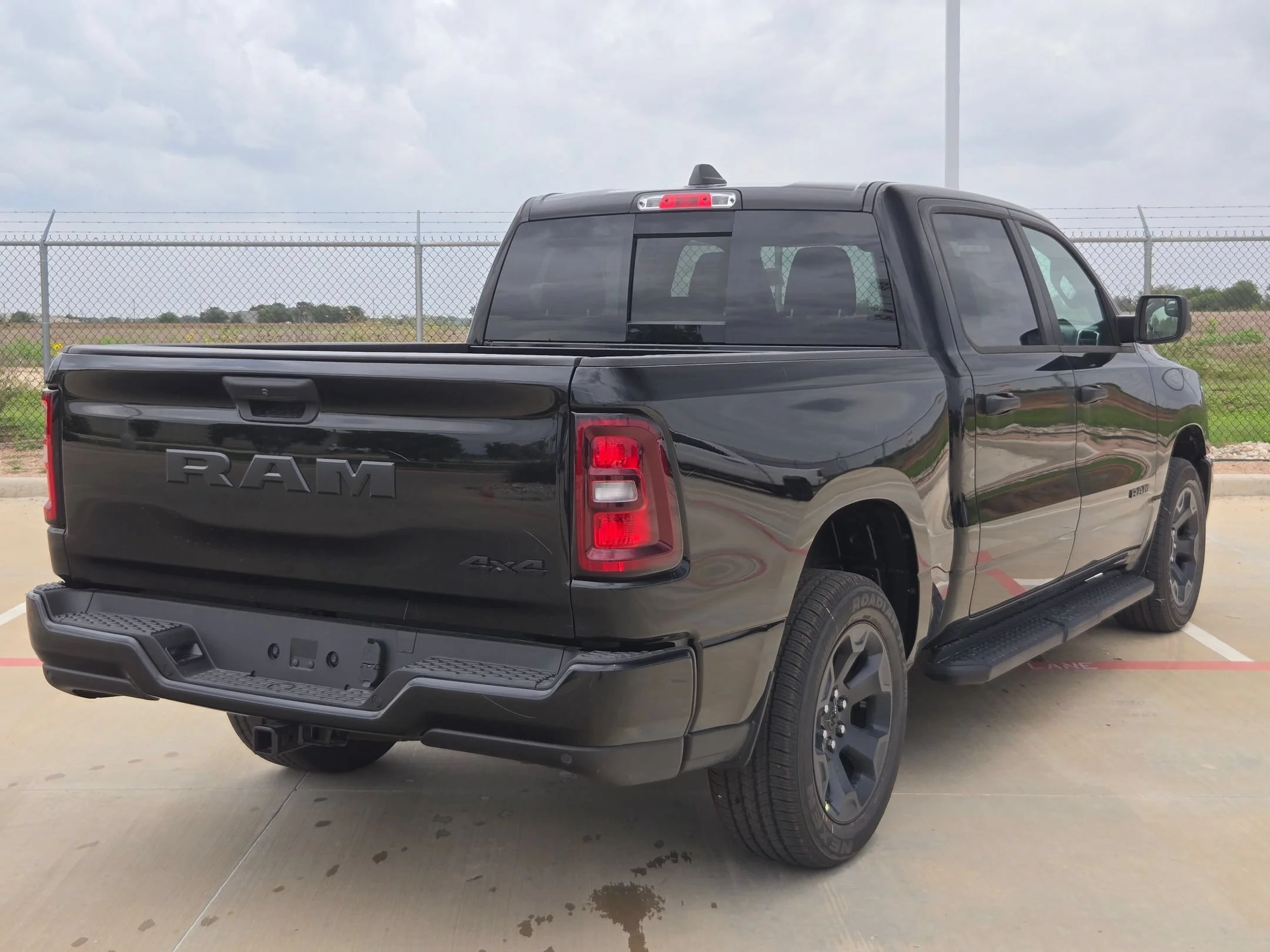 New 2026 Diamond Black Crystal Pearlcoat RAM Express image 3