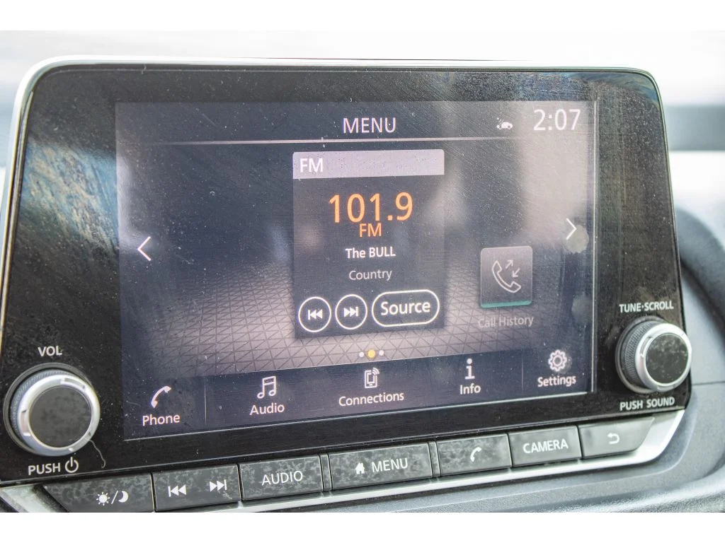 Used 2024 Everest White Pearl Nissan SV image 40