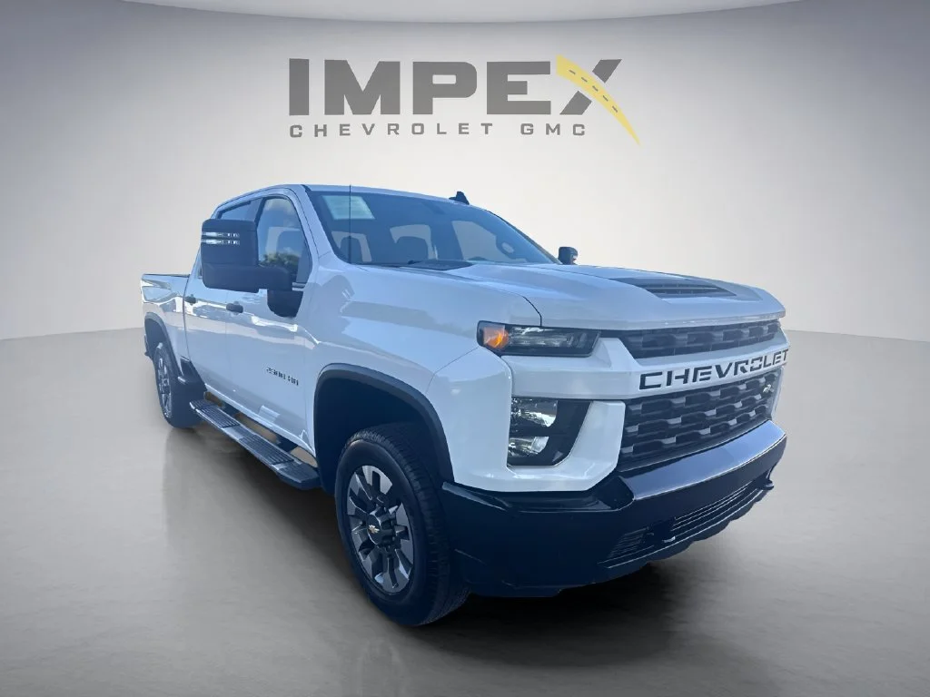 Used 2021 SUMMIT WHITE Chevrolet Custom image 8