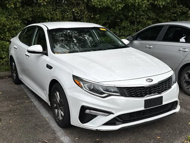 Used 2019 White Kia LX image 11