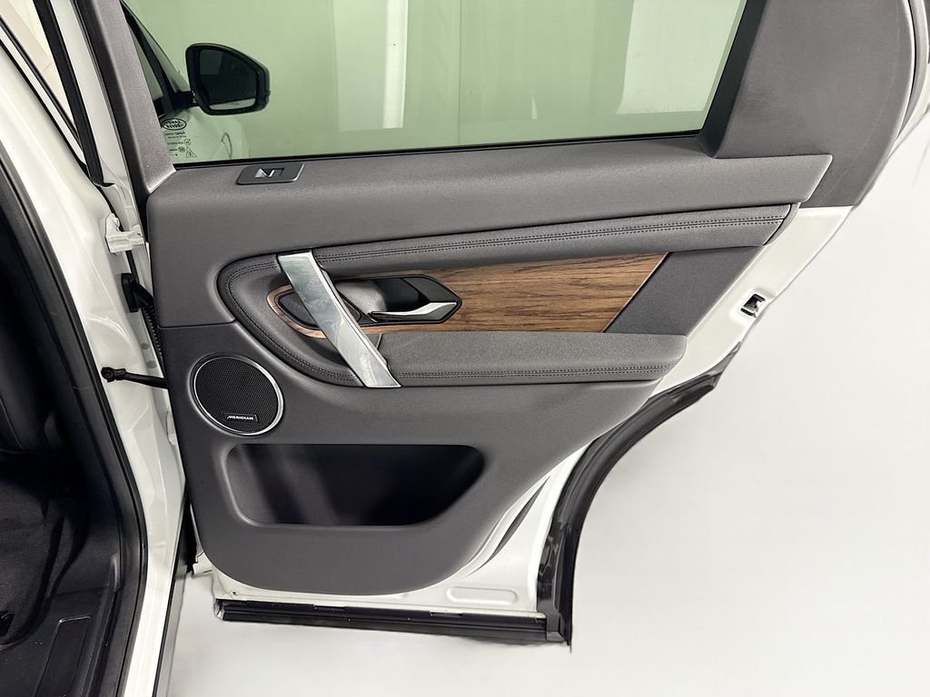 Certified Used 2025 Fuji White Land Rover S image 28