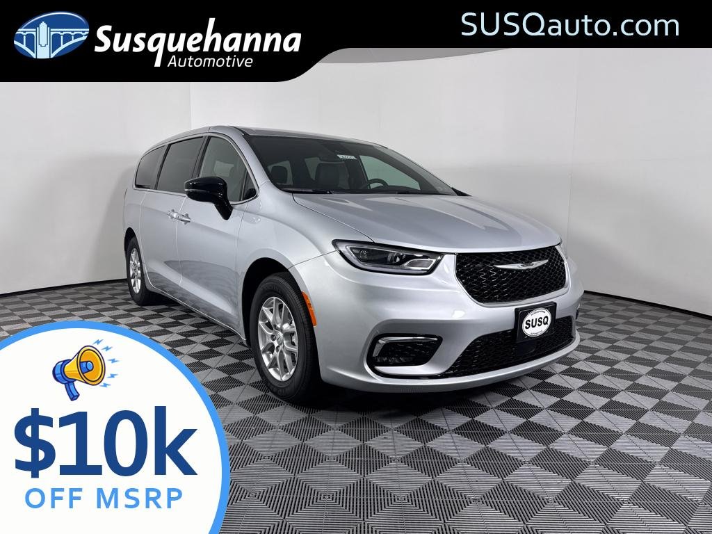 2026 Chrysler Pacifica Select's photo