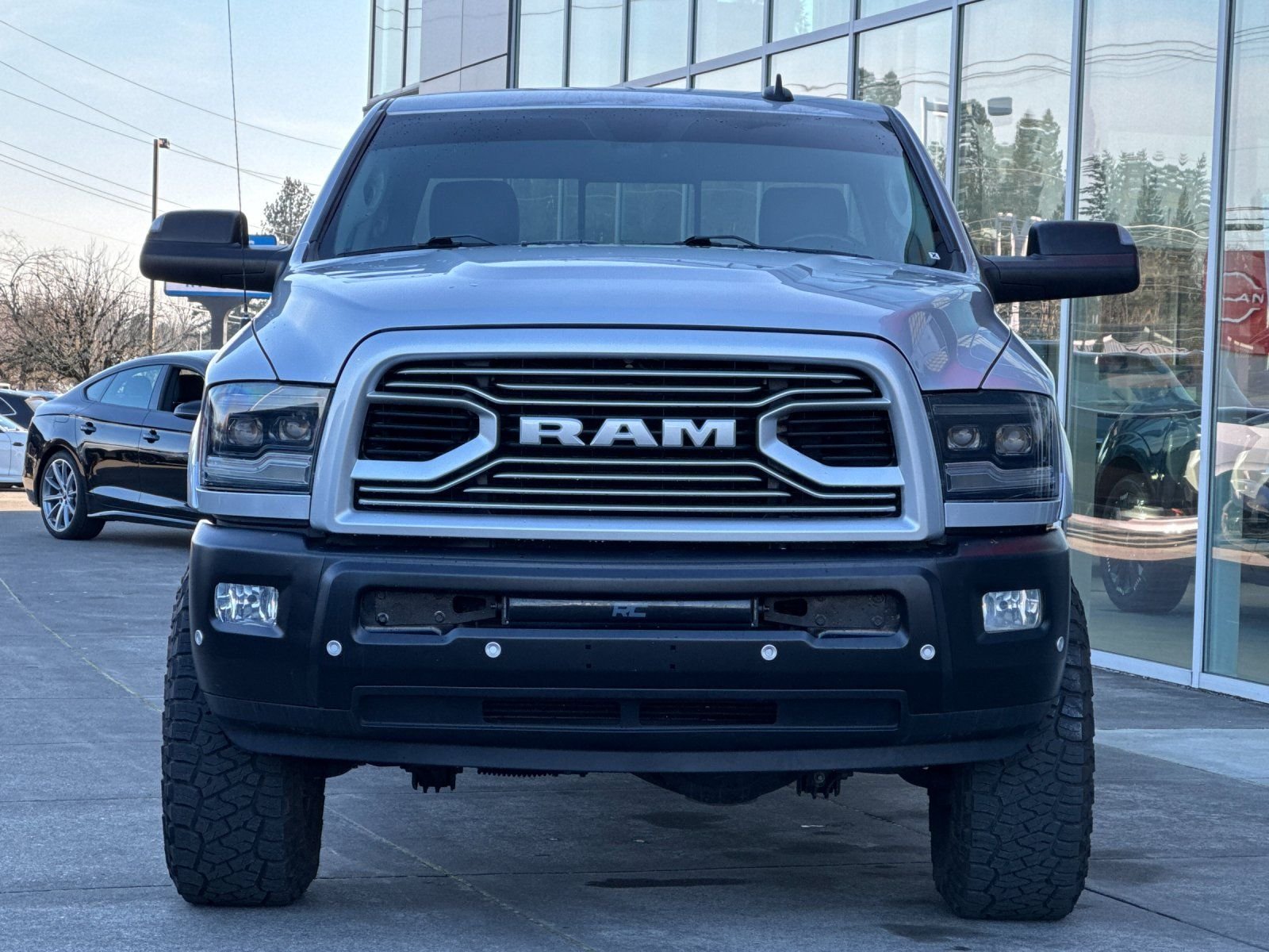 Used 2018 Bright Silver Clearcoat Metallic Ram Laramie image 8