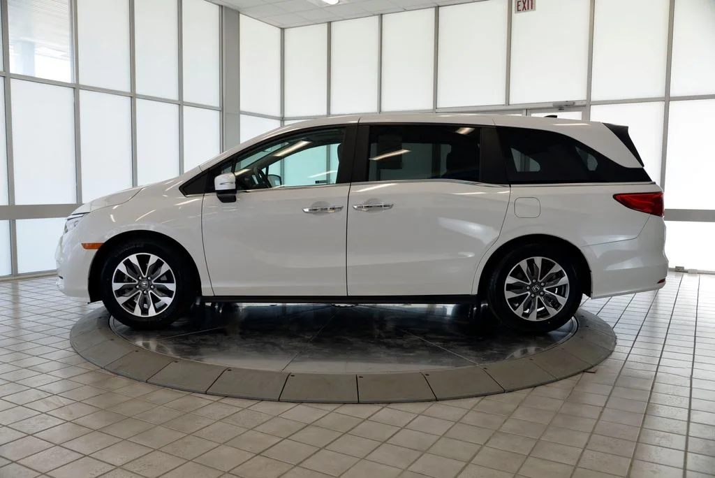 Used 2023 White Honda EX-L image 5