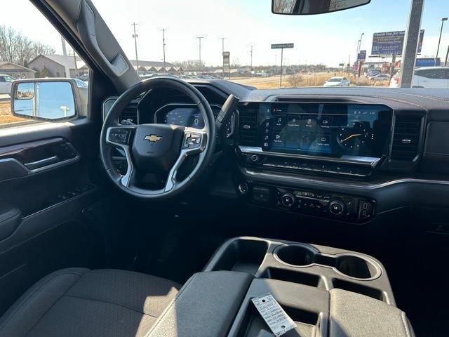 Used 2025 White Chevrolet LT image 13