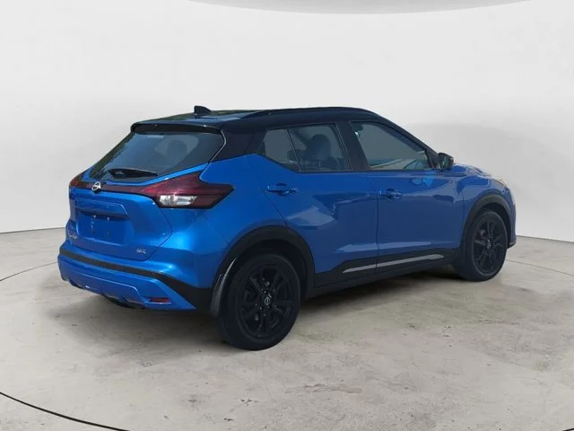 Used 2023 Blue Nissan SR image 5