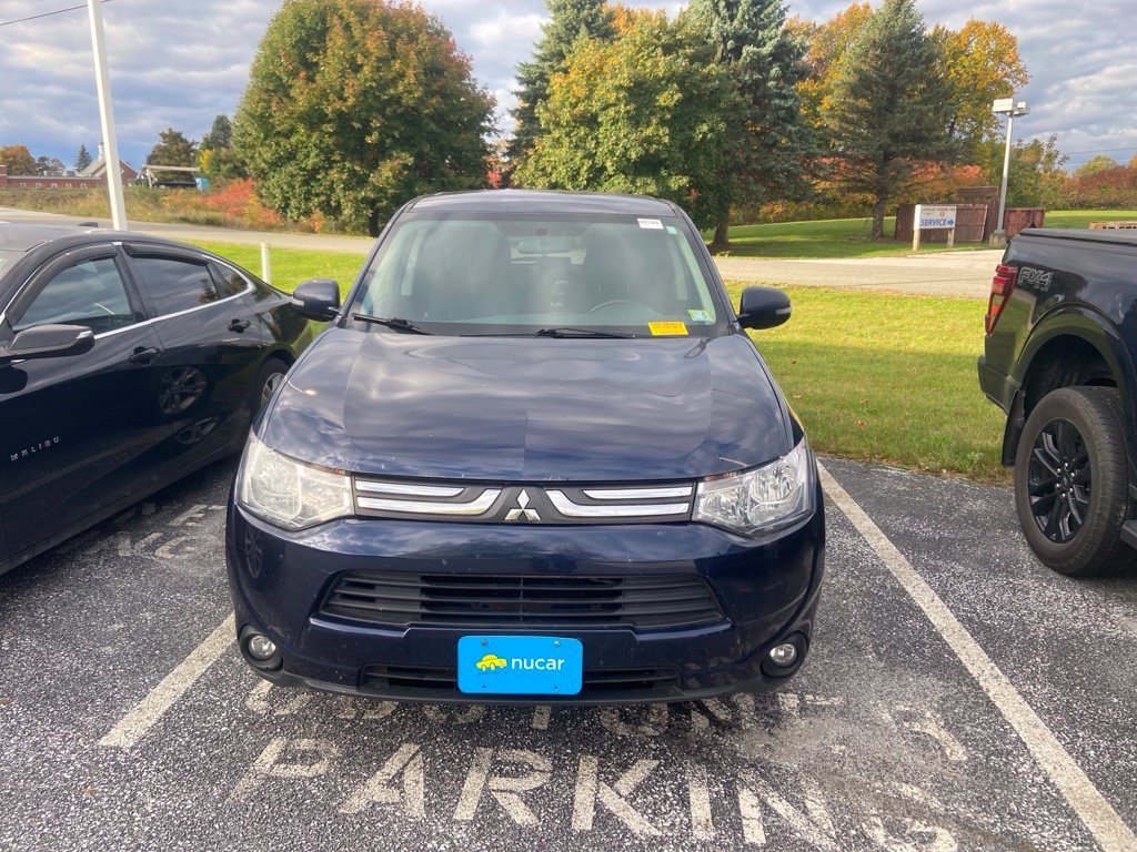 Used 2014 Blue Mitsubishi SE image 2