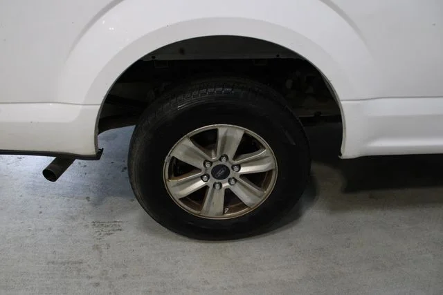 Used 2016 White Ford XL image 32