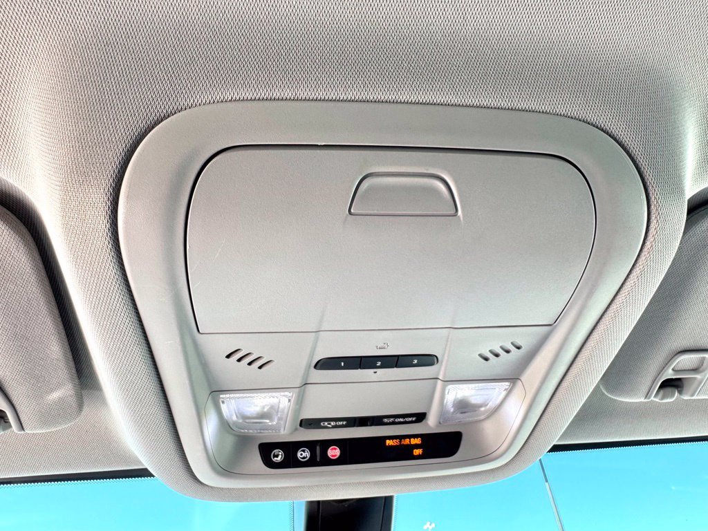Used 2018 White GMC SLT-1 image 18
