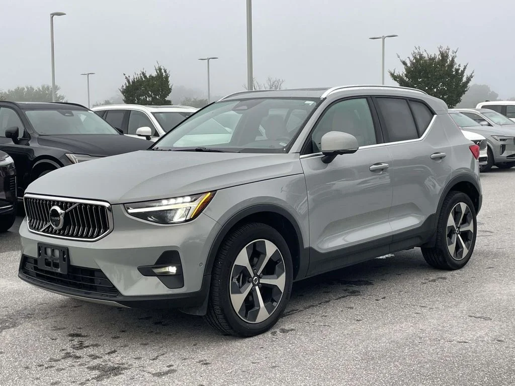 2025 Volvo XC40 Plus - Photo 24