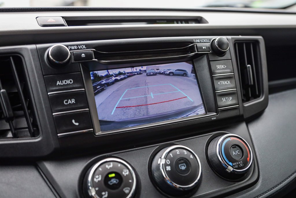 2017 Toyota RAV4 LE - Photo 23