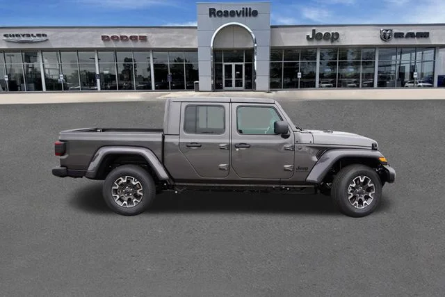 New 2026 Granite Crystal Metallic Clearcoat Jeep Sahara image 2