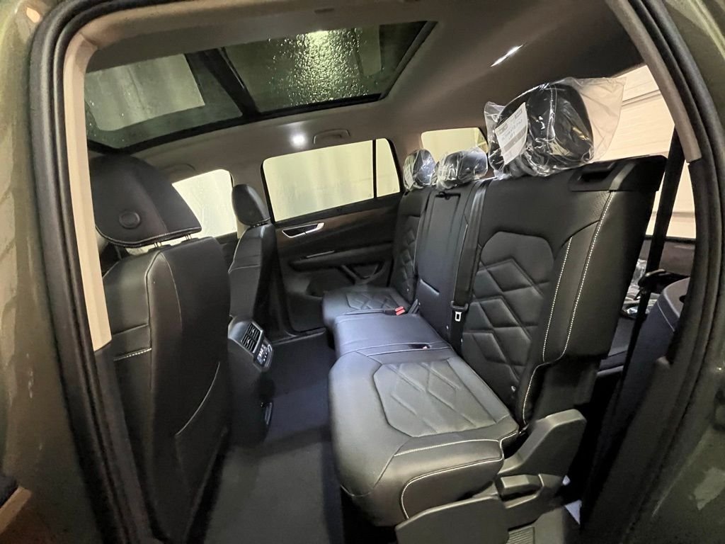 New 2026 Green Volkswagen 2.0T SE w/Technology image 22