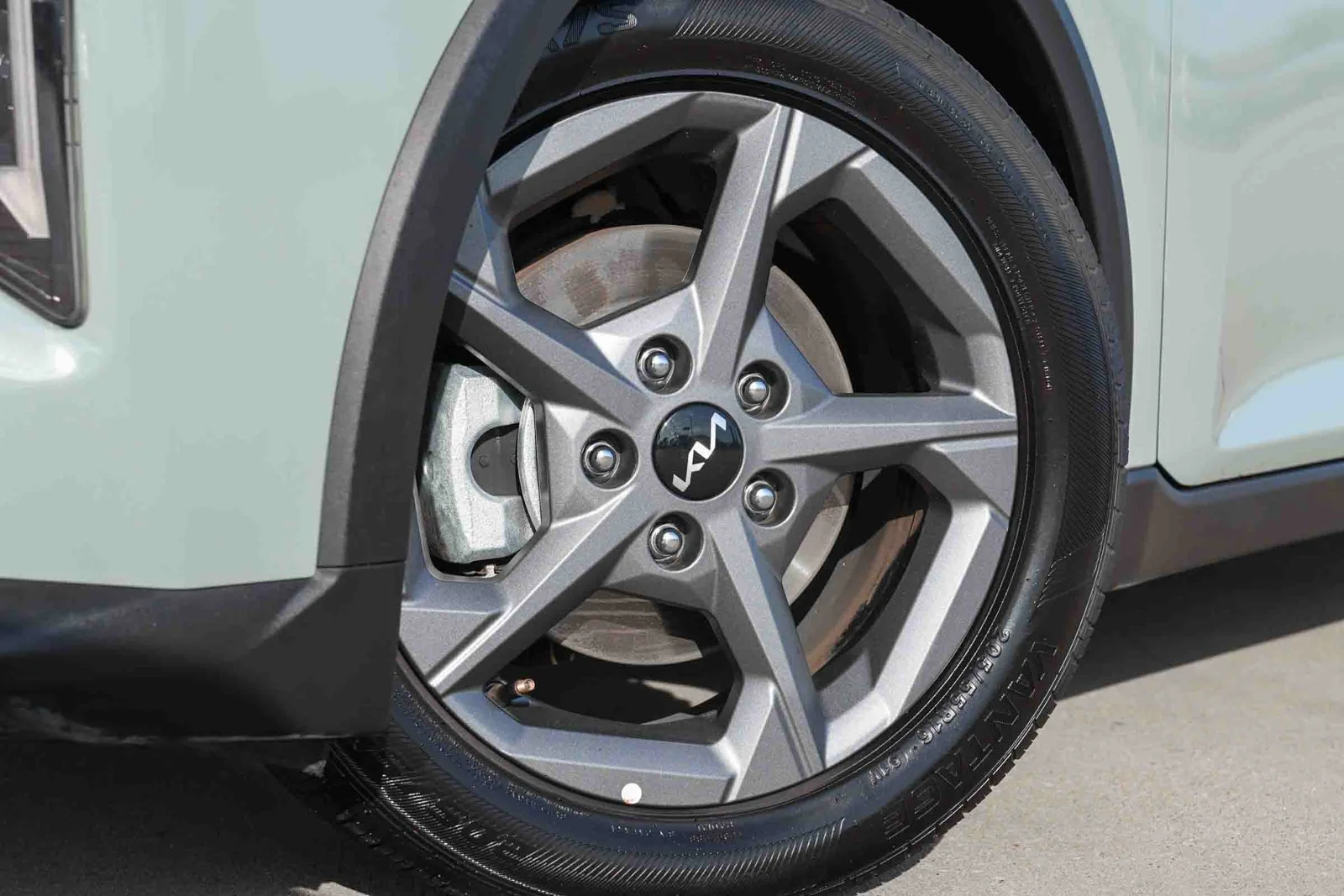 2025 Kia K4 LXS - Photo 12