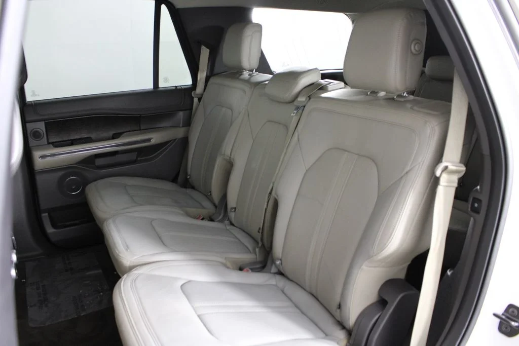 Used 2018 White Ford Limited image 21